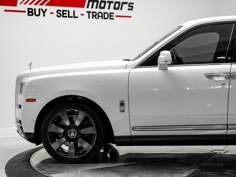 Used 2022 Rolls-Royce Cullinan AWD/4WD image 13