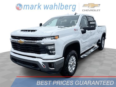 Used 2024 Chevrolet Silverado 2500 LT image 1