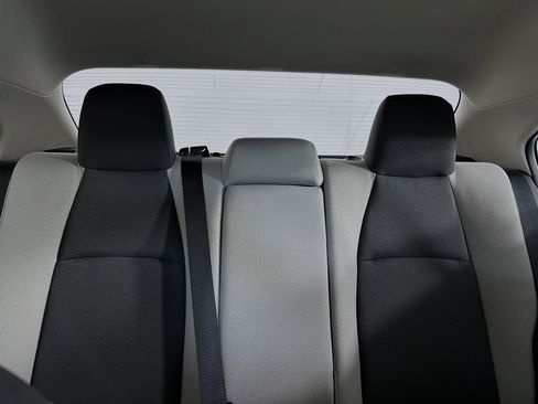 Used 2025 Toyota Corolla LE image 29