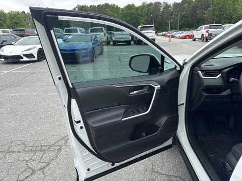 Used 2025 Toyota RAV4 XLE w/ Convenience Package FWD image 28