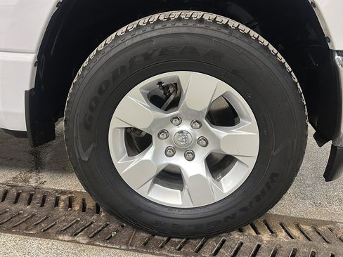 Used 2021 RAM 1500 Big Horn image 10