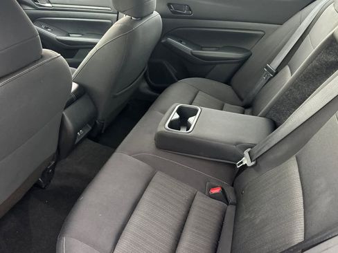 Used 2024 Nissan Altima 2.5 SV image 5