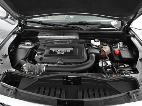 Used 2024 Cadillac XT4 Premium Luxury image 29