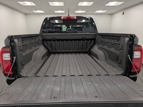 Used 2024 GMC Canyon Elevation image 24