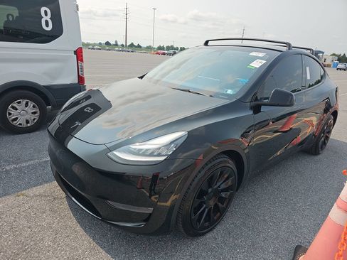 Used 2021 Tesla Model Y Long Range AWD/4WD image 1