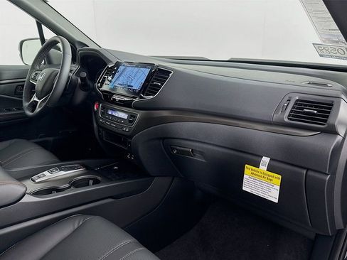 Used 2025 Honda Ridgeline TrailSport image 42