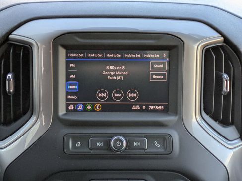 Used 2022 Chevrolet Silverado 2500 Custom w/ Custom Value Package image 28