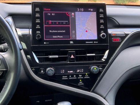 Used 2022 Toyota Camry XSE w/ Navigation Package image 7