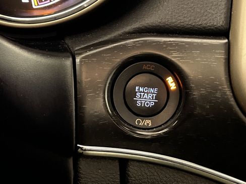 Used 2017 Jeep Grand Cherokee Limited w/ Jeep Active Safety Group image 34