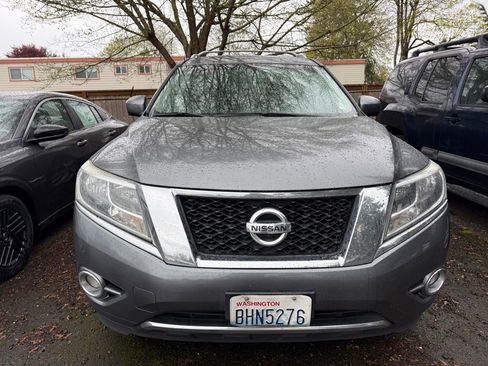 Used 2015 Nissan Pathfinder Platinum image 2