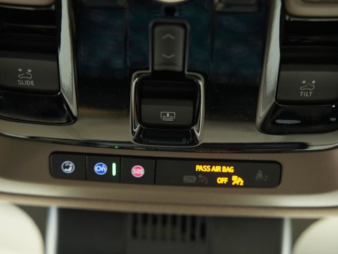 New 2026 GMC Yukon Denali w/ Sun & Power Step Package image 45