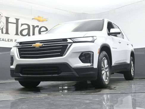 Used 2023 Chevrolet Traverse LT FWD image 4