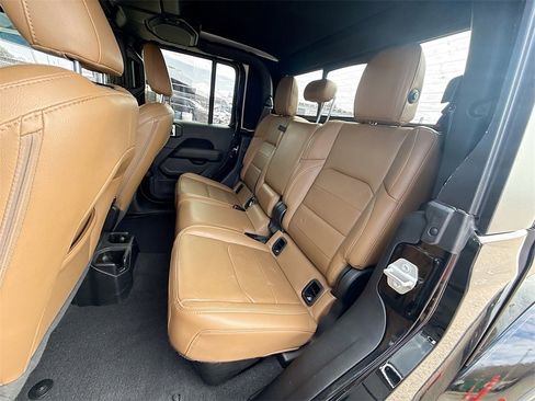Used 2021 Jeep Gladiator Overland w/ Popular Equipment Package image 27