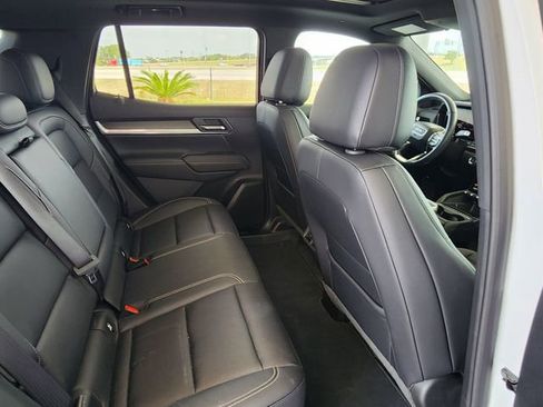 Used 2025 GMC Terrain Elevation w/ Elevation Premium Package image 16