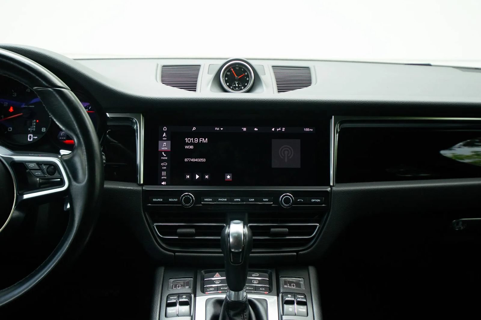 Used 2021 Porsche Macan w/ Premium Package Plus AWD/4WD image 41