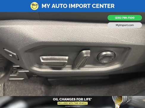 Used 2023 Toyota Tundra Platinum image 11