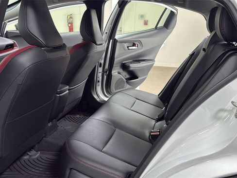 Certified 2025 Toyota Prius Plug-In Hybrid image 15