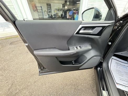 New 2026 Mitsubishi Outlander ES image 13