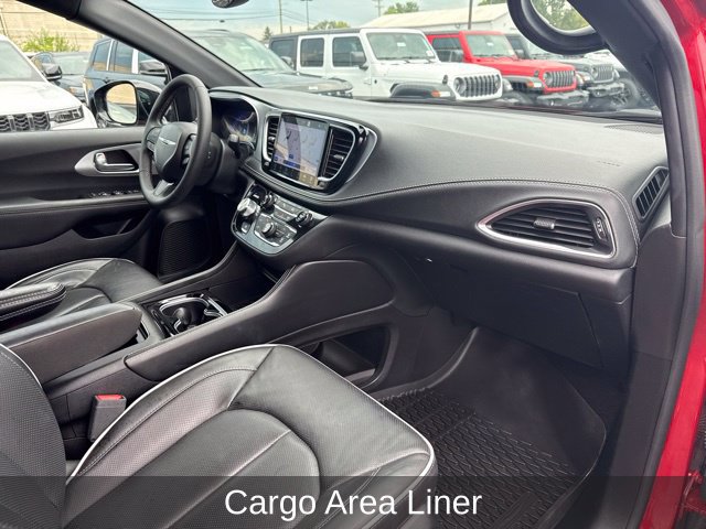 Certified 2025 Chrysler Pacifica Limited w/ Trailer Tow Group AWD/4WD image 26