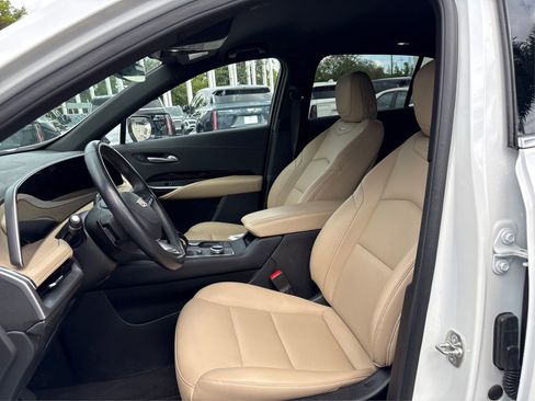 Certified 2024 Cadillac XT4 Luxury image 11