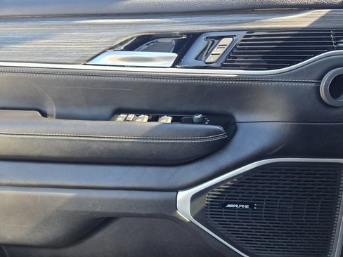 Used 2024 Jeep Wagoneer L Series II w/ Flexible Seating Group image 19