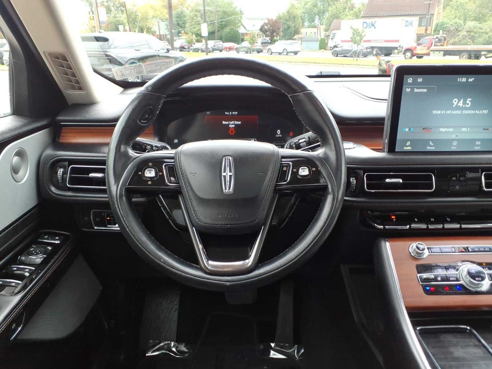 Certified 2023 Lincoln Aviator Reserve w/ Equipment Group 201A AWD/4WD image 13
