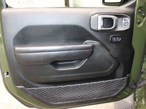 Used 2021 Jeep Wrangler Unlimited Sport image 16