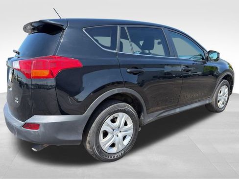 Used 2015 Toyota RAV4 LE AWD/4WD image 6
