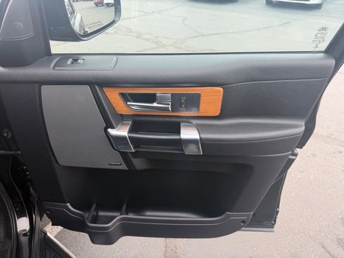 Used 2015 Land Rover LR4 HSE image 17