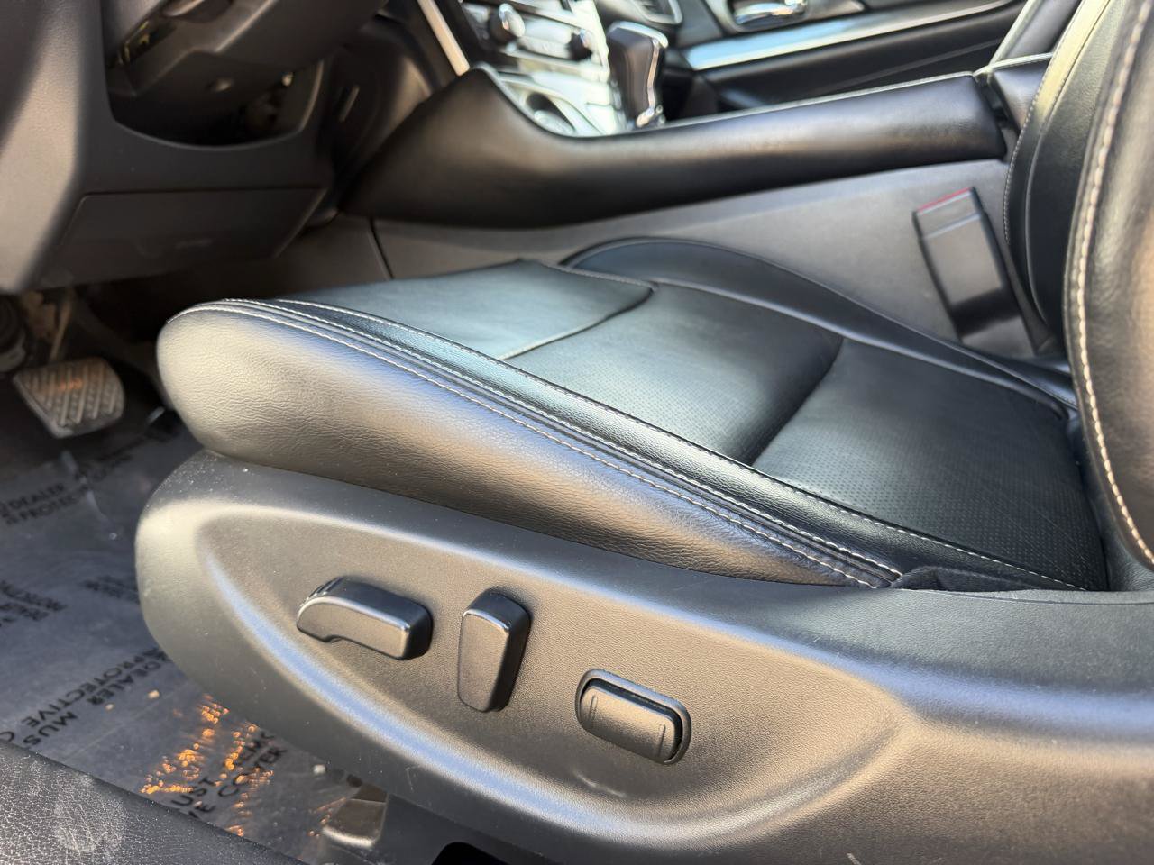 Used 2022 Nissan Maxima SV w/ Floor Mat Group FWD image 30