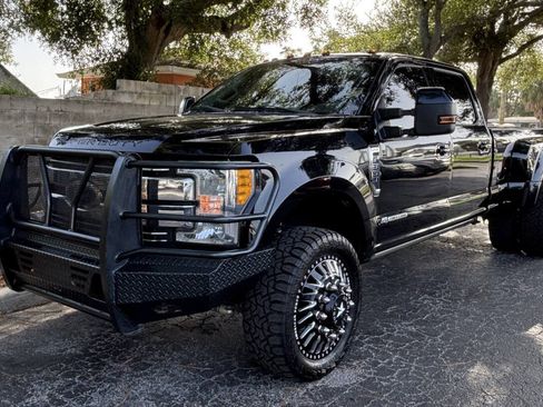 Used 2017 Ford F350 Lariat AWD/4WD image 3