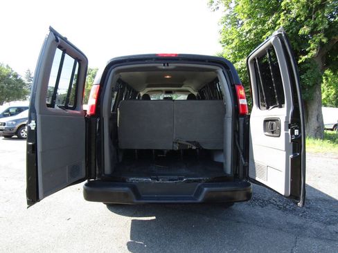 Used 2018 Chevrolet Express 2500 LS RWD image 16