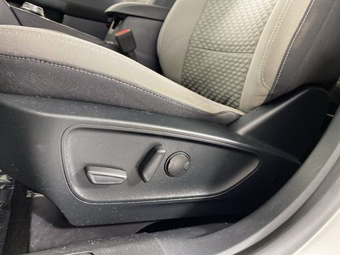 Used 2020 Ford Escape SE FWD image 17