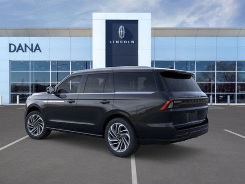 New 2026 Lincoln Navigator Reserve AWD/4WD image 4