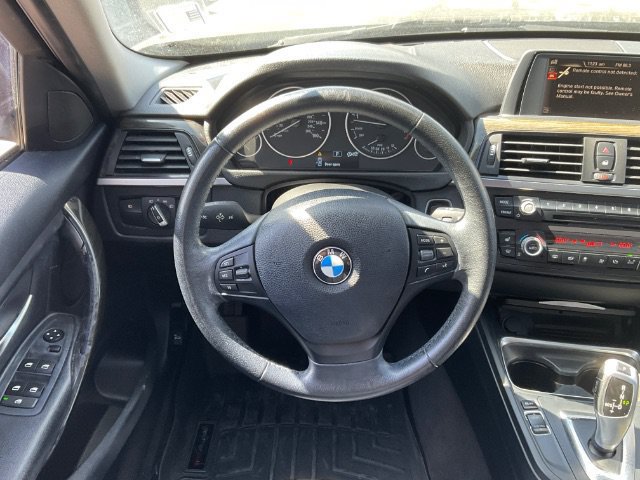 Used 2015 BMW 320i Sedan RWD image 19