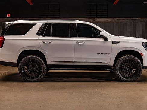 Used 2023 GMC Yukon SLT w/ Max Trailering Package image 11