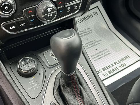 Used 2022 Jeep Cherokee Trailhawk w/ Sun, Sound & Nav Group image 19