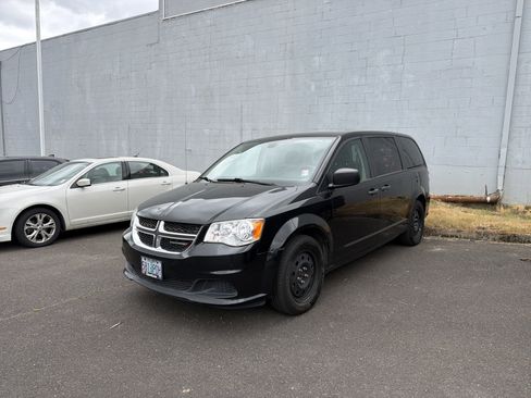 Used 2019 Dodge Grand Caravan SE FWD image 1