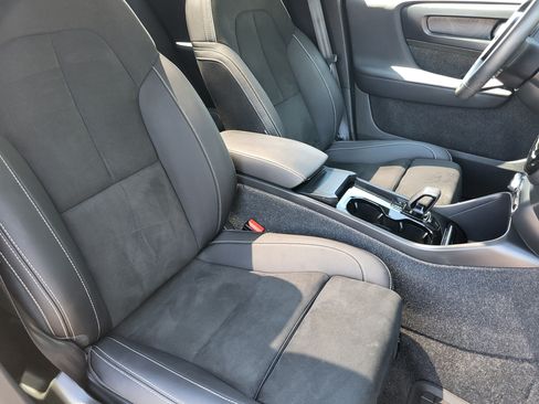 Certified 2023 Volvo C40 P8 Recharge Ultimate w/ Protection Package Premier AWD/4WD image 11
