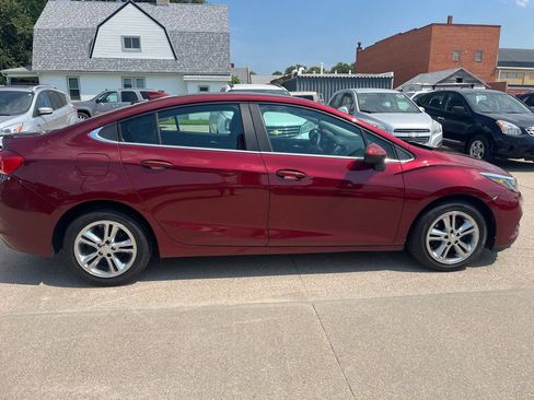 Used 2016 Chevrolet Cruze LT image 4