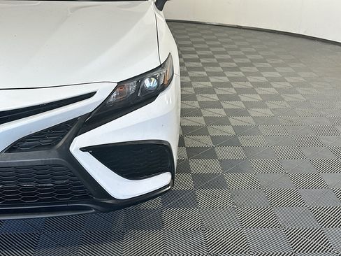 Used 2023 Toyota Camry SE w/ Convenience Package FWD image 9