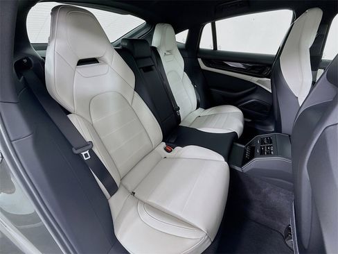 New 2026 Porsche Panamera image 29