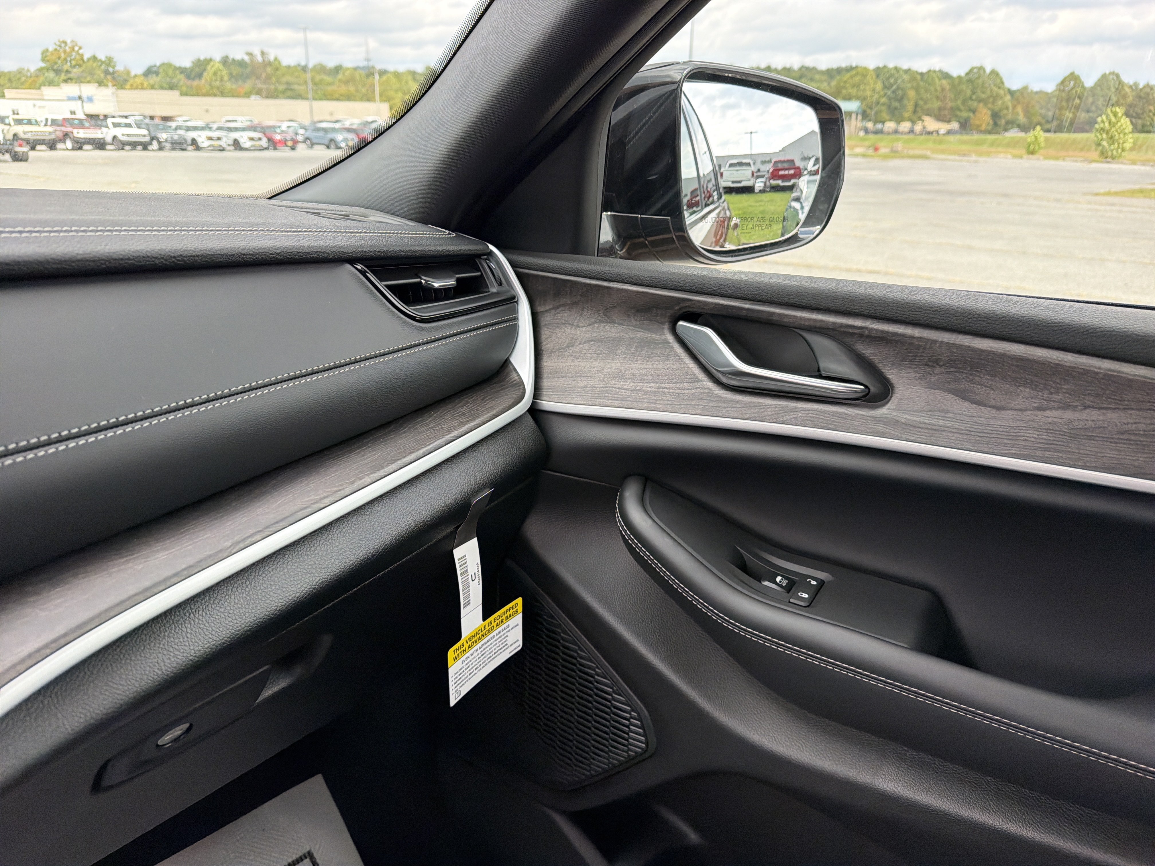 New 2027 Jeep Grand Cherokee Limited AWD/4WD image 23