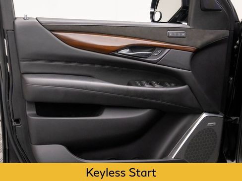 Used 2020 Cadillac Escalade ESV Luxury image 12