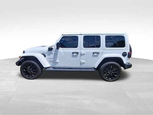 Certified 2024 Jeep Wrangler Unlimited Sahara w/ Technology Group AWD/4WD image 16