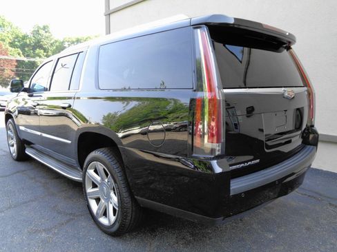 Used 2015 Cadillac Escalade ESV Luxury AWD/4WD image 7