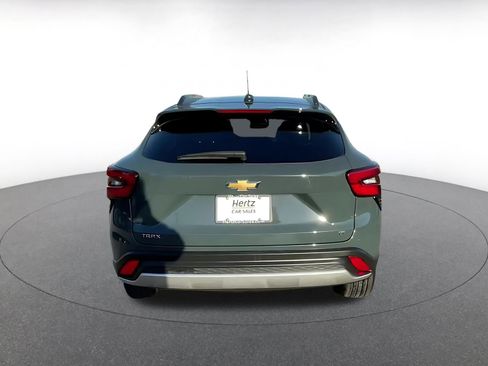 Used 2025 Chevrolet Trax LT image 12