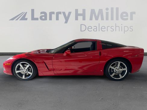 Used 2008 Chevrolet Corvette Coupe image 2