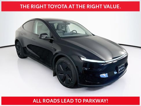 Used 2026 Tesla Model Y Long Range AWD/4WD image 1