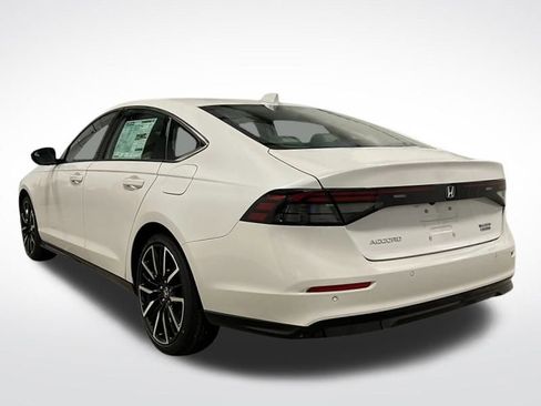 Used 2025 Honda Accord Touring image 3